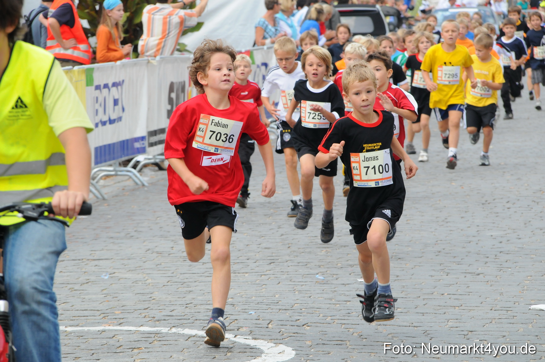 0060 Stadtlauf Neumarkt Bambinilaeufe 200909